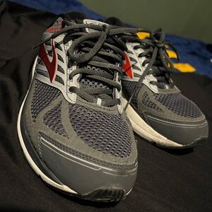 Men’s Brooks Addiction 13